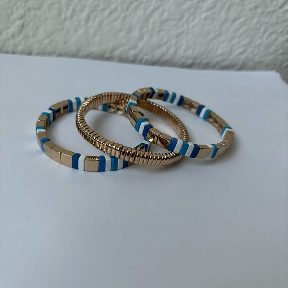 New Roxanne assoulin set of three bracelets - Picture 5 of 7